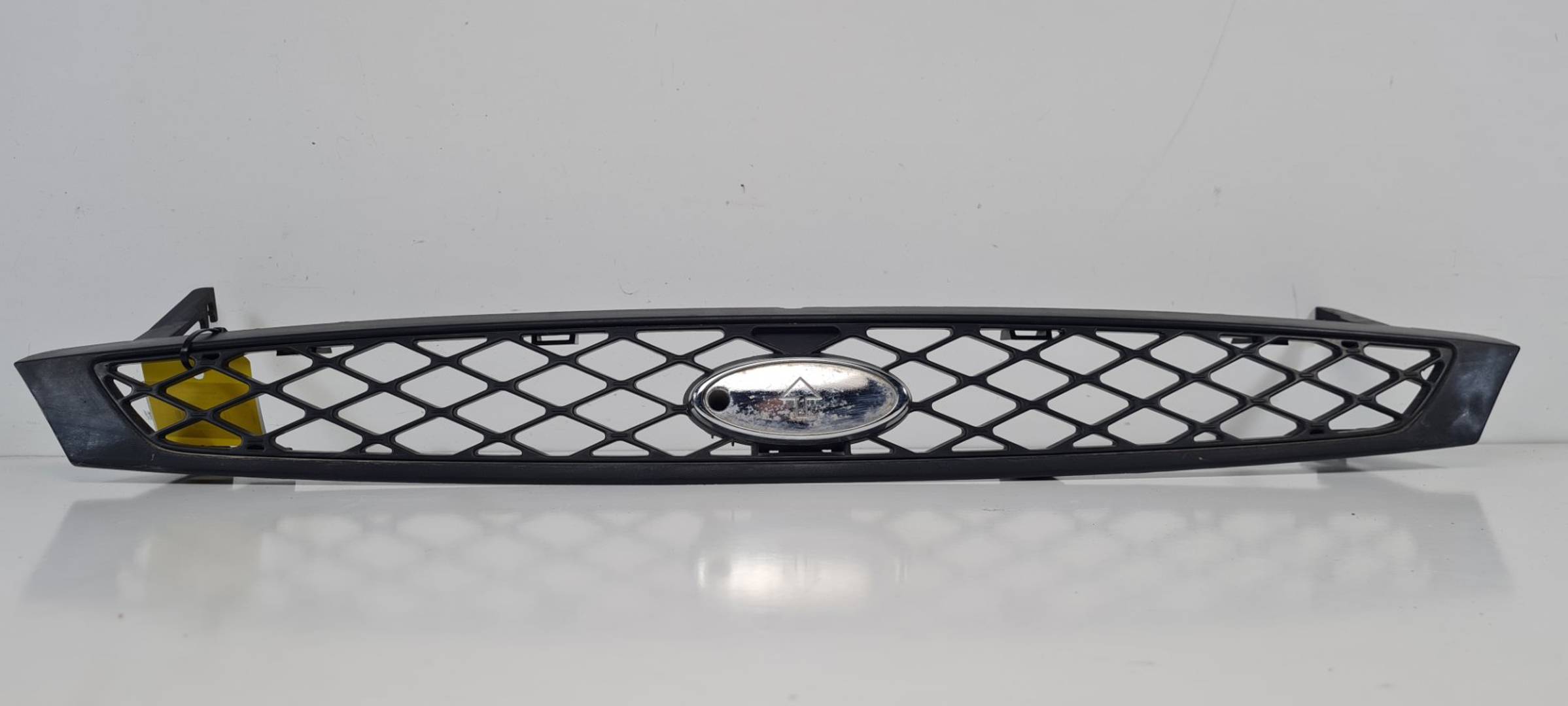 REJILLA DELANTERA - 2M518200AGW - FORD - FOCUS BERLINA (CAK)