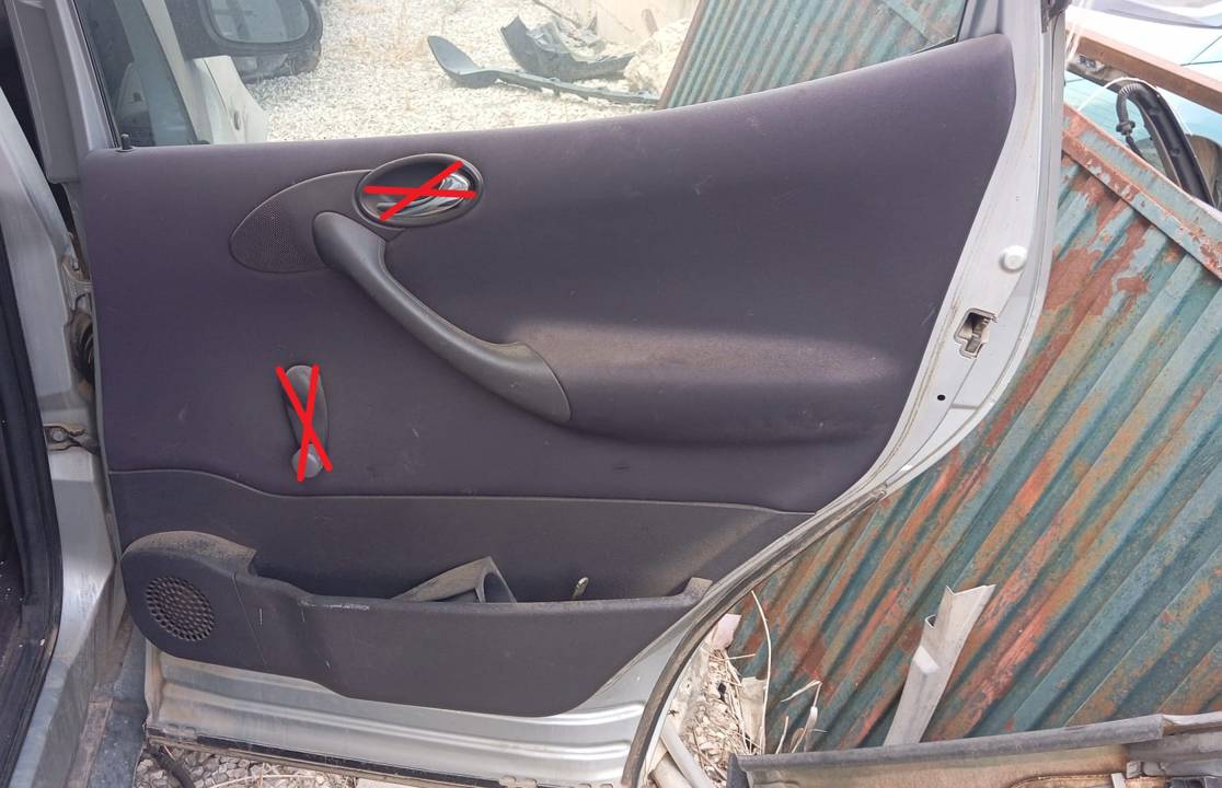 GUARNECIDO PUERTA TRASERA DERECHA