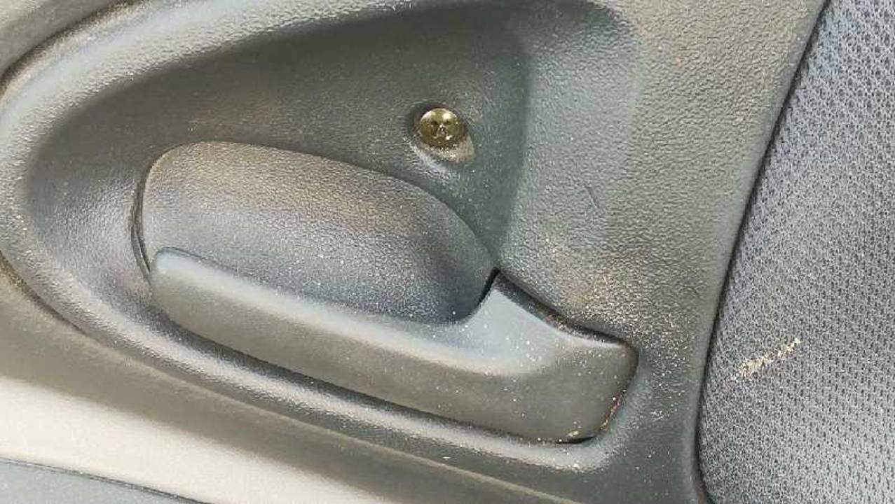 MANETA INTERIOR DELANTERA IZQUIERDA