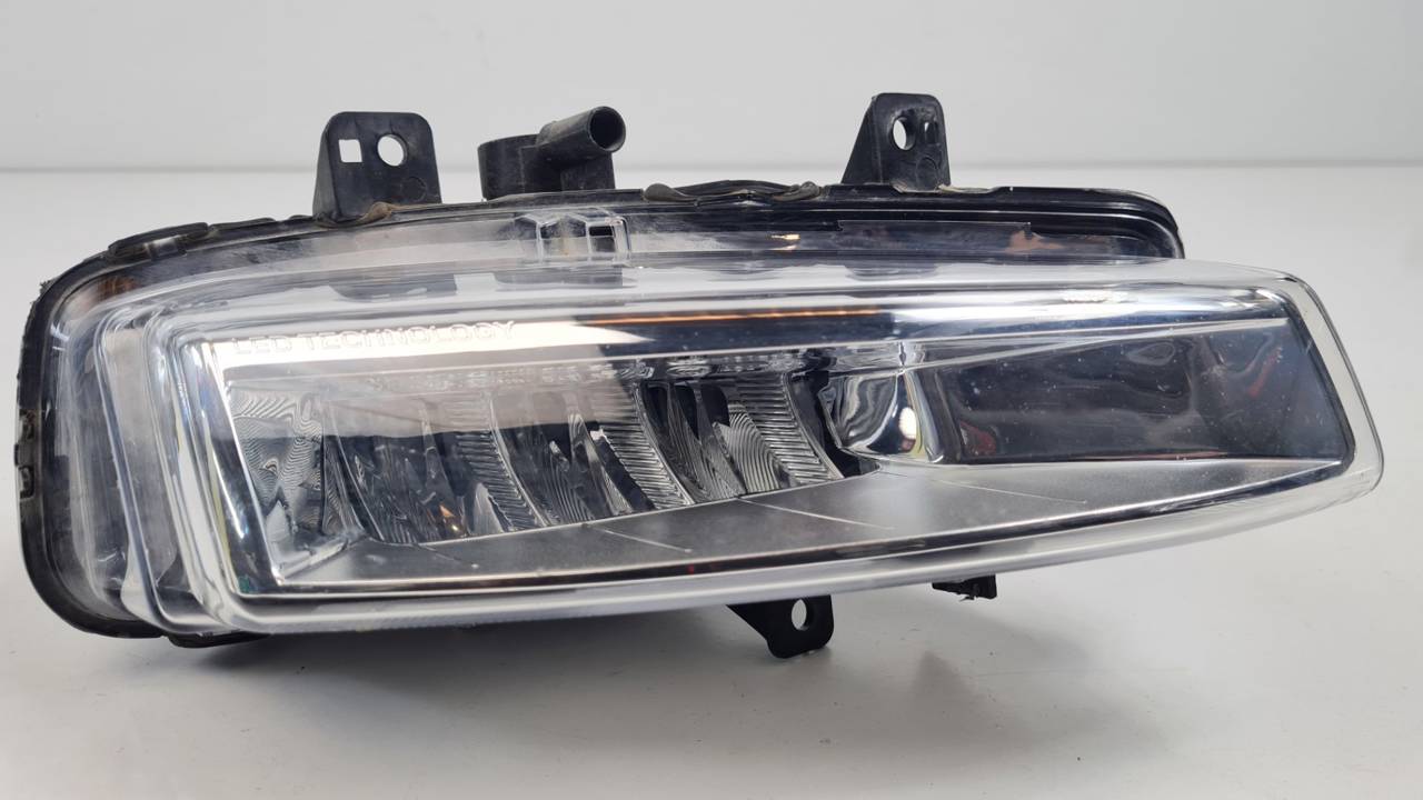 FARO ANTINIEBLA DERECHO FJ3215200AC LAND ROVER DISCOVERY SPORT Autodesguaces Alicante