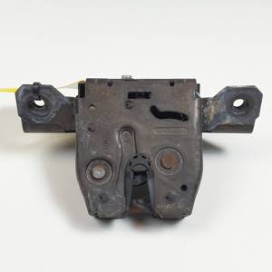 CERRADURA MALETERO / PORTON 13587646 OPEL ASTRA J LIM. Autodesguaces Alicante
