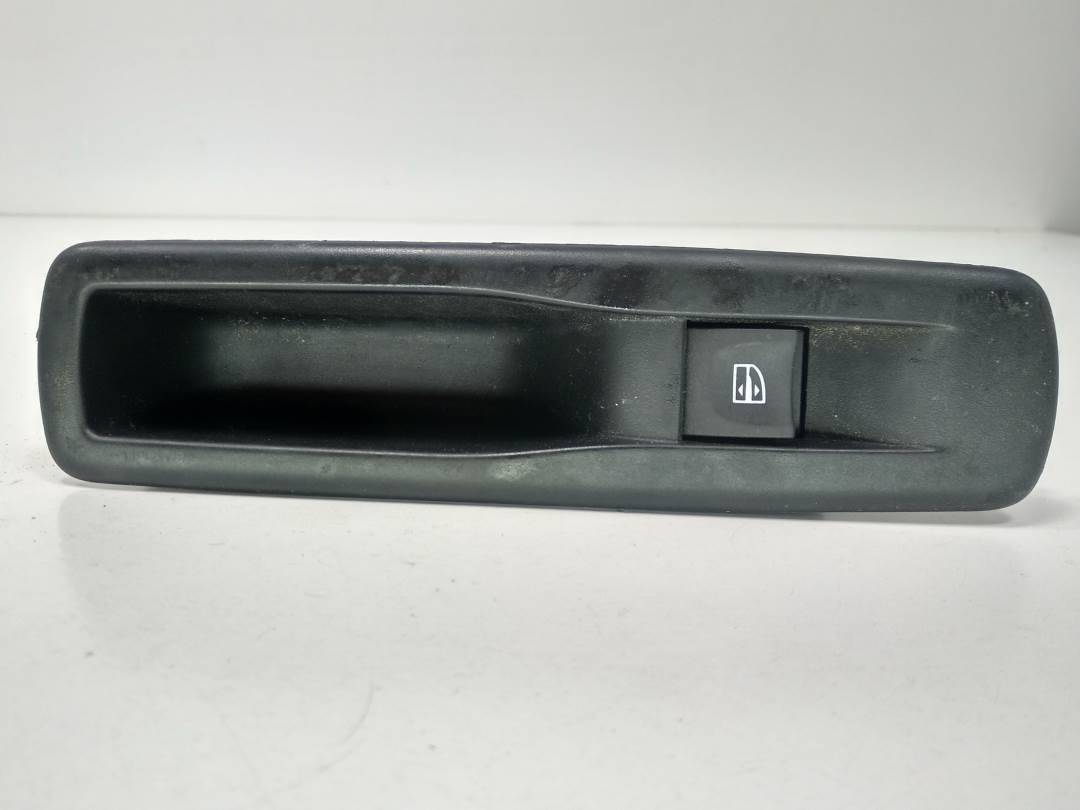 MANDO ELEVALUNAS TRASERO DERECHO - 829500004R - RENAULT - MEGANE III SPORT TOURER
