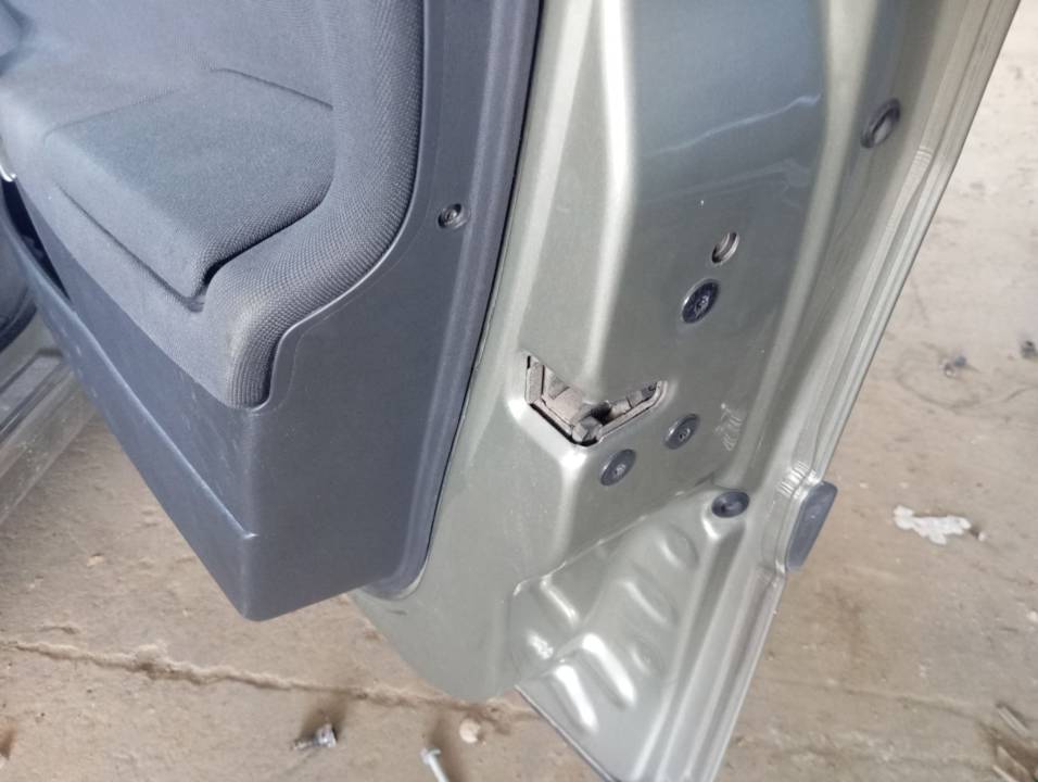 CERRADURA PUERTA DELANTERA DERECHA
