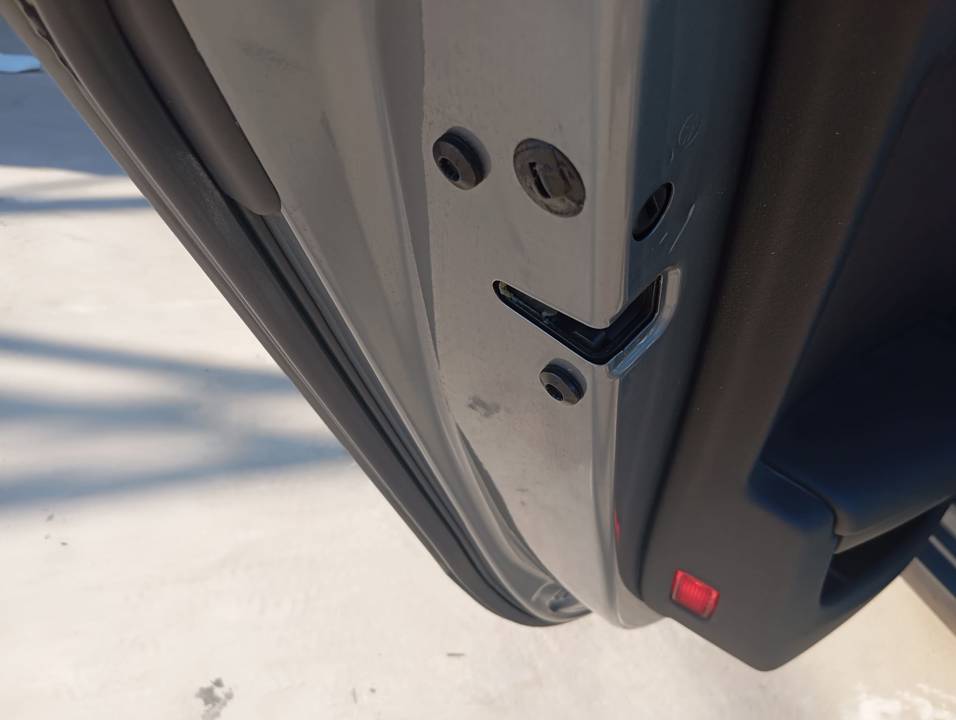 CERRADURA PUERTA TRASERA IZQUIERDA