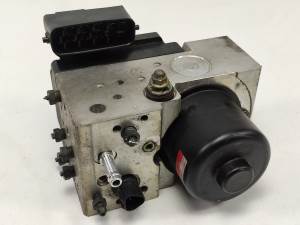 ABS 4454050030 LEXUS LS430 (UCF30) Autodesguaces Alicante