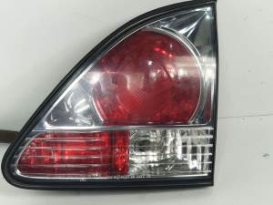 PILOTO TRASERO DERECHO INTERIOR LEXUS RX300 (MCU15) Autodesguaces Alicante