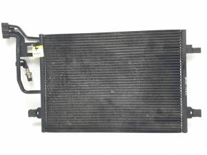 CONDENSADOR / RADIADOR AIRE ACONDICIONADO 3B0260401 VOLKSWAGEN PASSAT VARIANT (3B6) Autodesguaces Alicante