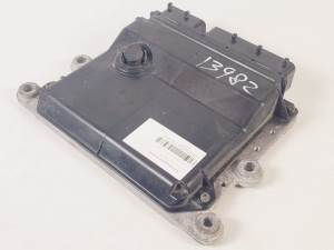 CENTRALITA MOTOR UCE 2120005410 TOYOTA IQ Autodesguaces Alicante