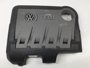 TAPA MOTOR VOLKSWAGEN PASSAT VARIANT (365) Autodesguaces Alicante