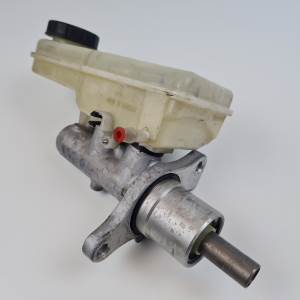 BOMBA FRENO 32067272D MITSUBISHI COLT BERLINA 5 (Z30A) Autodesguaces Alicante