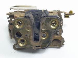 CERRADURA PUERTA DELANTERA DERECHA OPEL ASTRA F BERLINA Autodesguaces Alicante