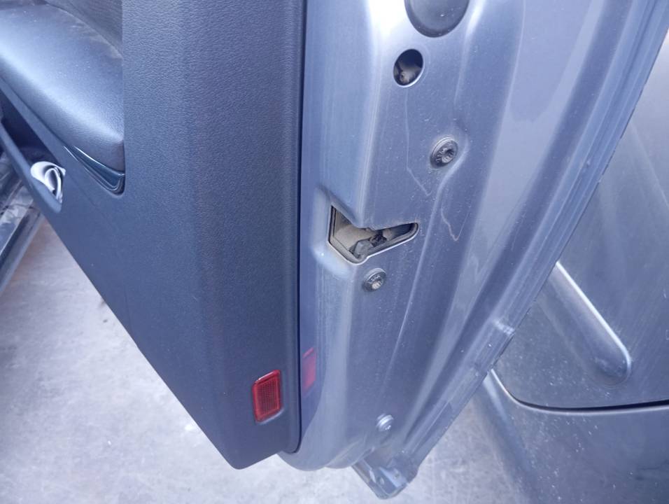 CERRADURA PUERTA DELANTERA DERECHA