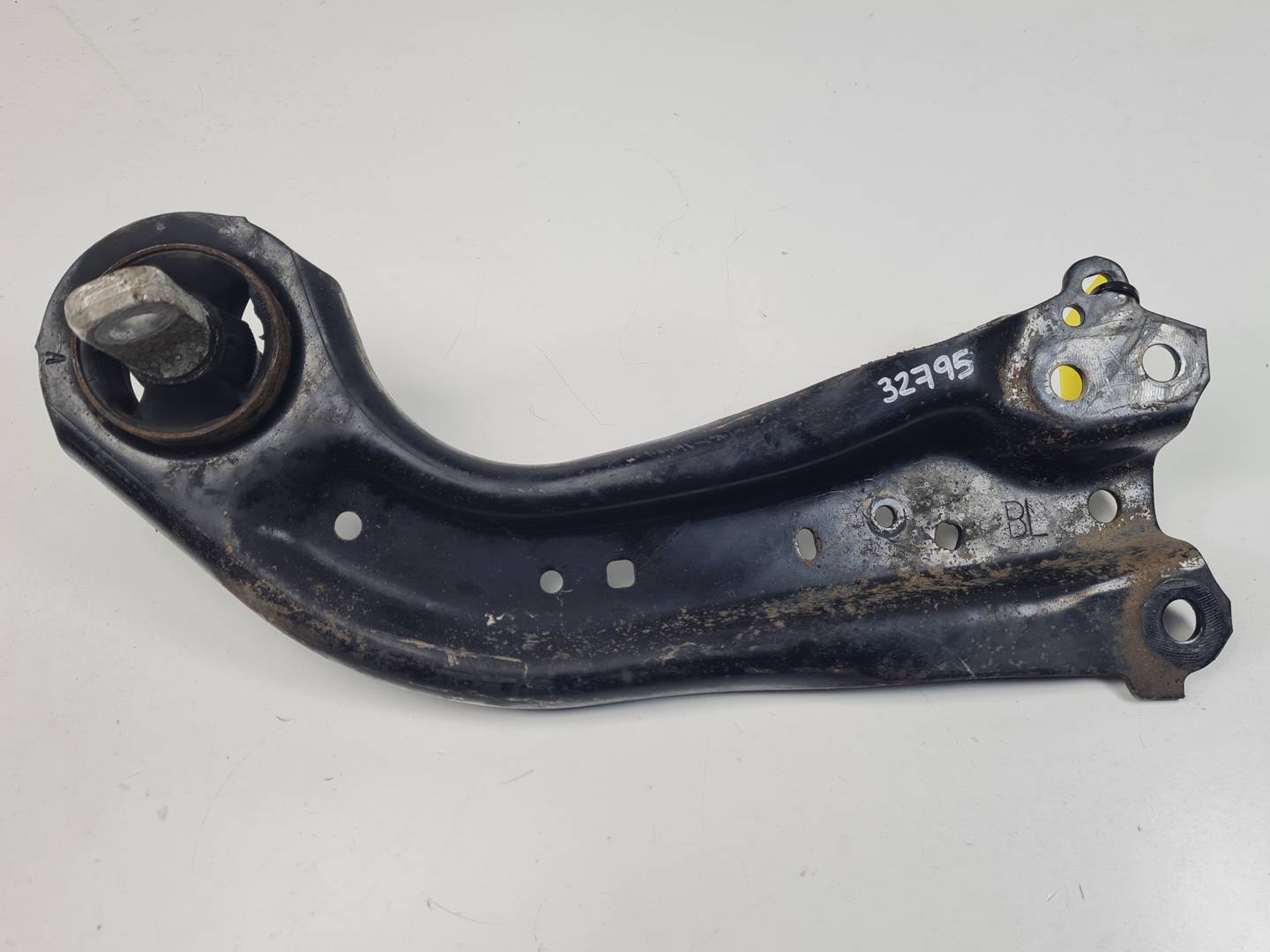 BRAZO SUSPENSION INFERIOR TRASERO IZQUIERDO - TOYOTA - RAV4