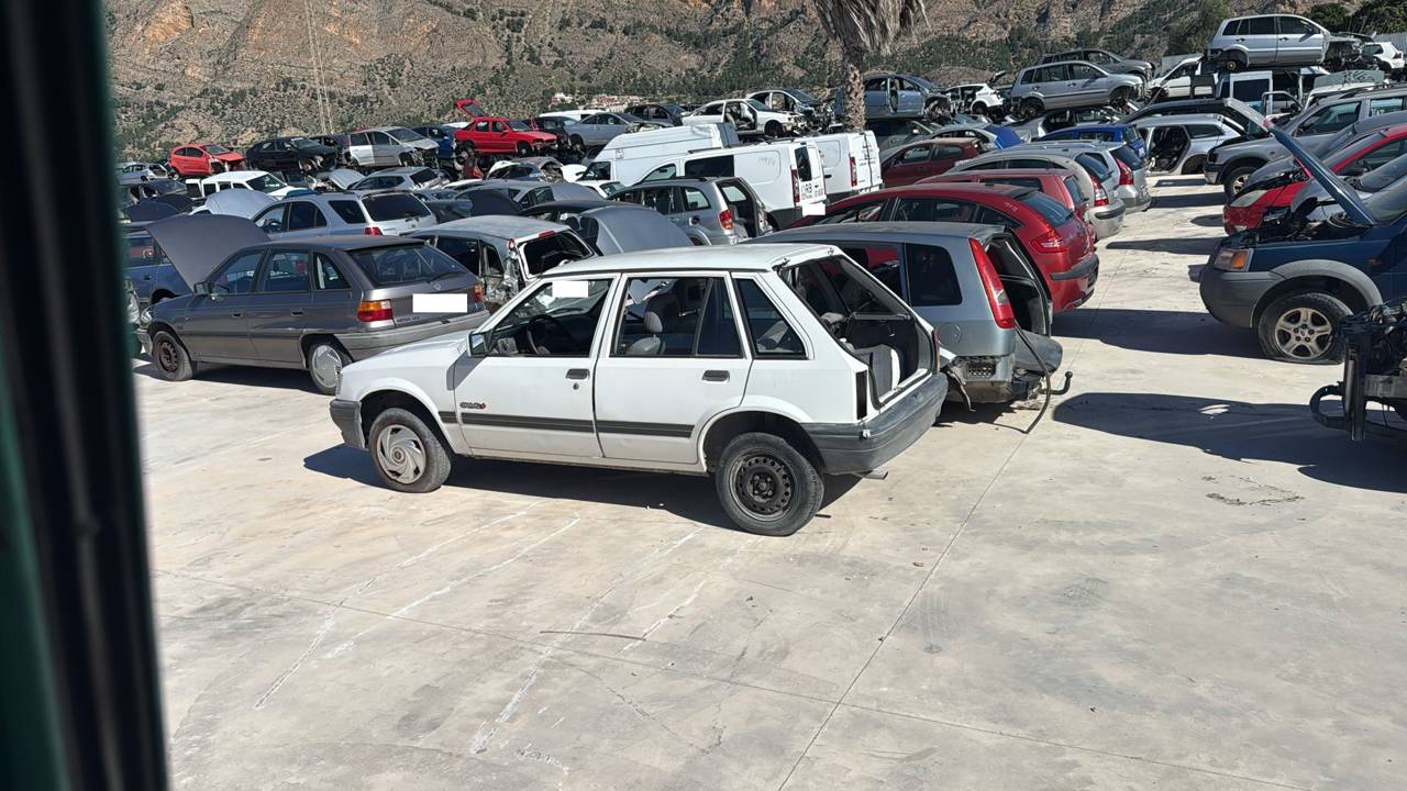 Imagen del vehículo OPEL CORSA A