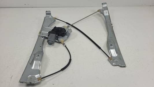 ELEVALUNAS DELANTERO DERECHO 8200291147 RENAULT CLIO III Autodesguaces Alicante