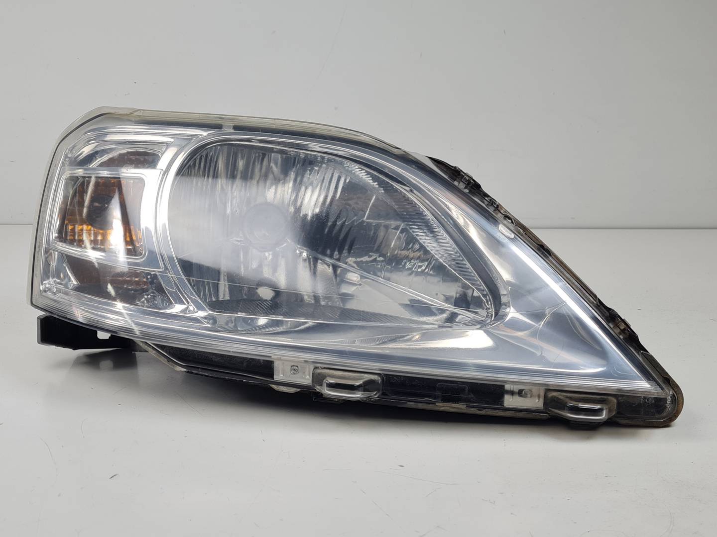 FARO DERECHO - 8200744754 - DACIA - SANDERO