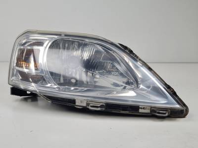FARO DERECHO 8200744754 DACIA SANDERO Autodesguaces Alicante