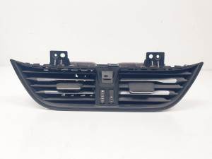 REJILLA AIREADORA JX7B19K617AP FORD FOCUS Autodesguaces Alicante