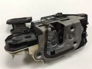 CERRADURA PUERTA DELANTERA IZQUIERDA 5K1837015J SEAT LEON (5F1) Autodesguaces Alicante