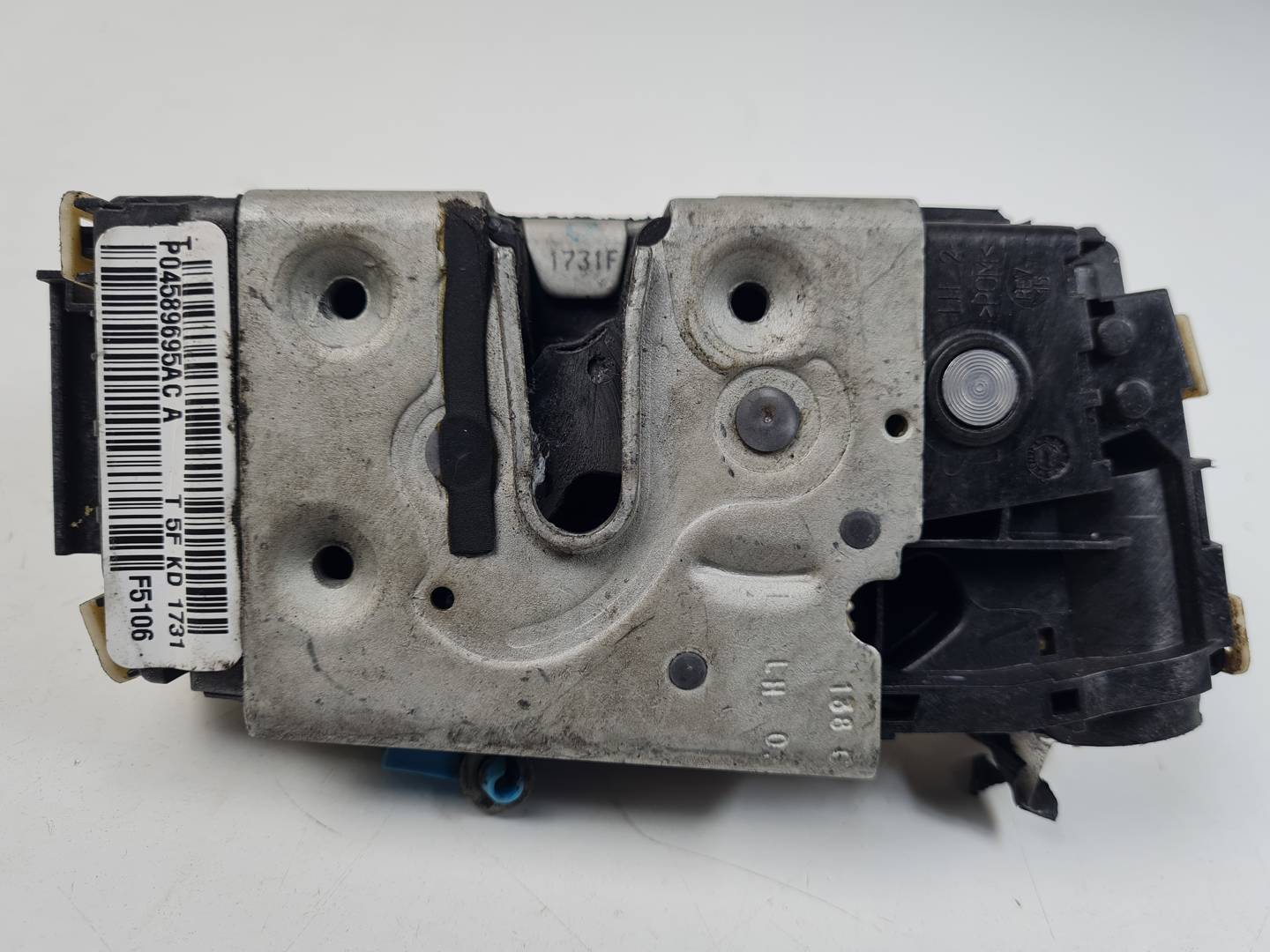 Türschloss vorne links - P04589695AC - CHRYSLER - GRAND VOYAGER