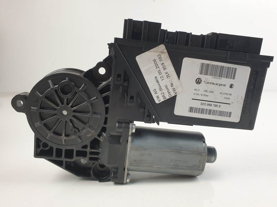 MOTOR ELEVALUNAS TRASERO IZQUIERDO - 3D0959795E - VOLKSWAGEN - TOUAREG (7LA)