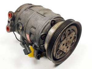 COMPRESOR AIRE ACONDICIONADO 5062116010 NISSAN SERENA (C23M) Autodesguaces Alicante