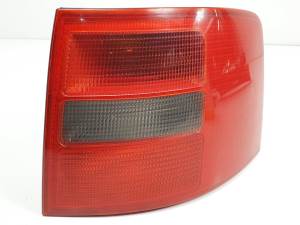 PILOTO TRASERO DERECHO 4B9945096 AUDI A6 AVANT (4B5) Autodesguaces Alicante