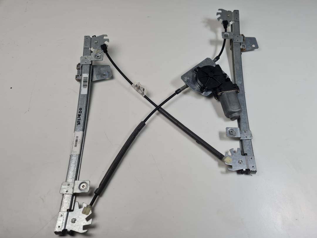 ELEVALUNAS DELANTERO DERECHO - 400714T7 - NISSAN - PRIMERA BERLINA (P12)