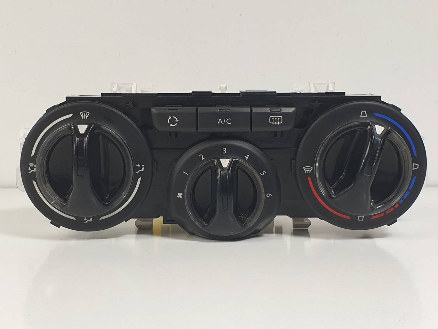 MANDO CALEFACCION / AIRE ACONDICIONADO - E1063071 - PEUGEOT - 208