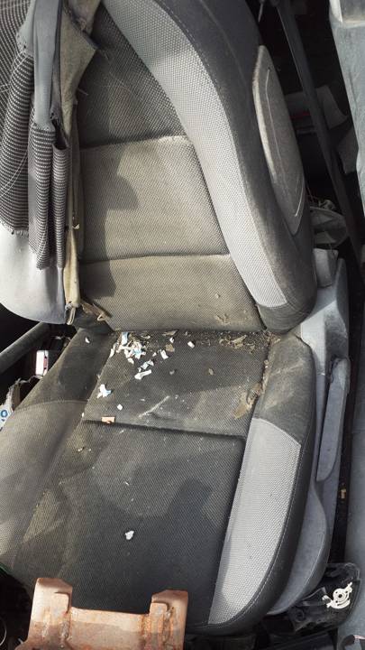 ASIENTO DELANTERO IZQUIERDO