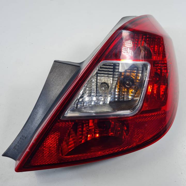PILOTO TRASERO DERECHO 93190951 OPEL CORSA D Autodesguaces Alicante