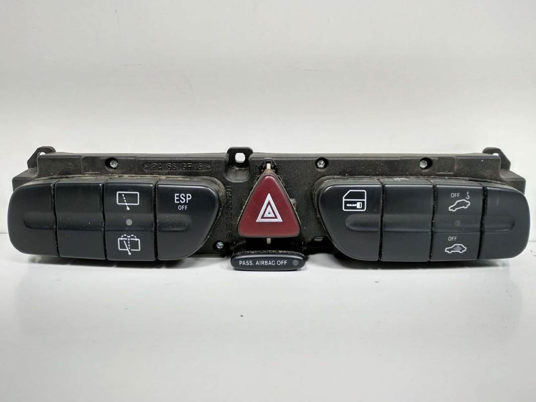 Bouton warning - A2038210081 - MERCEDES - CLASE C (W203) FAMILIAR