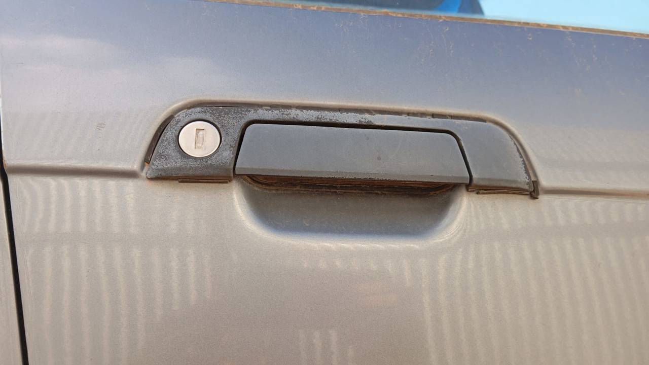 MANETA EXTERIOR DELANTERA DERECHA