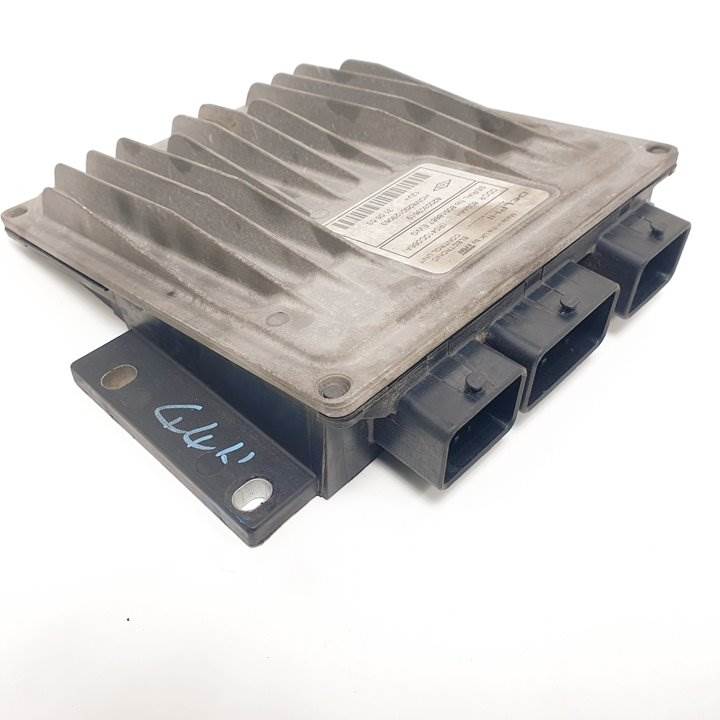 Calculateur moteur - 8200303619 - RENAULT - CLIO II FASE II (B/CB0)