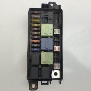 CAJA RELES / FUSIBLES 921337201 MINI MINI (R56) Autodesguaces Alicante