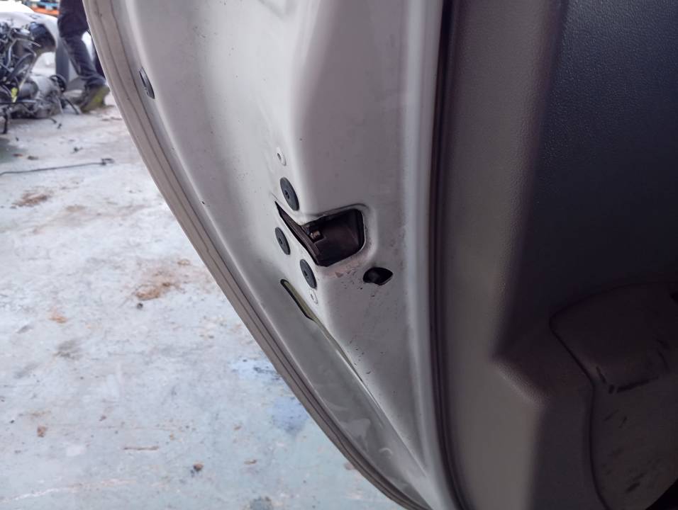 CERRADURA PUERTA TRASERA IZQUIERDA