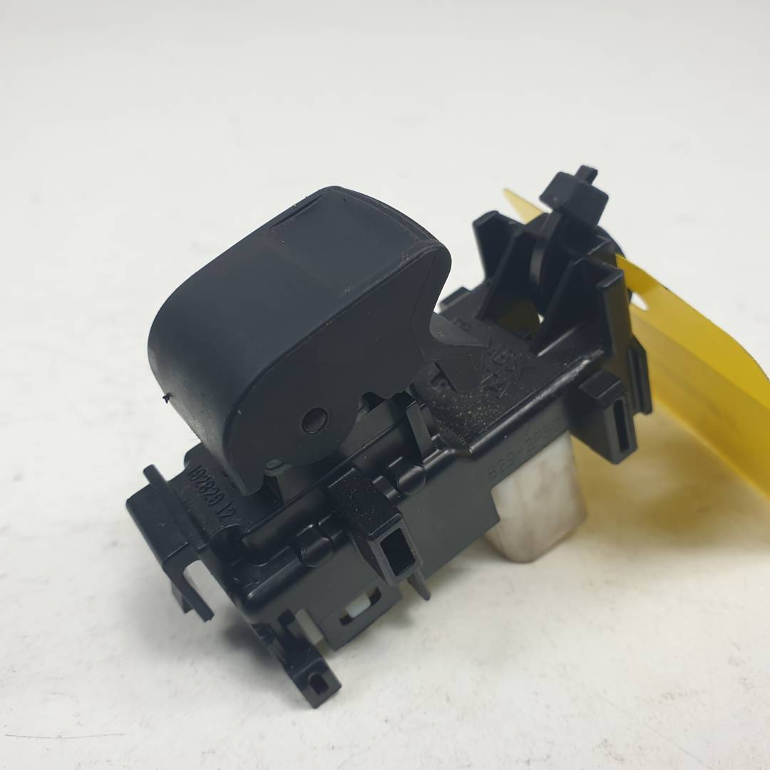 MANDO ELEVALUNAS DELANTERO DERECHO - 19282912 - TOYOTA - RAV4