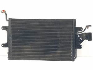CONDENSADOR / RADIADOR AIRE ACONDICIONADO 6K0820411A SEAT IBIZA (6K1) Autodesguaces Alicante