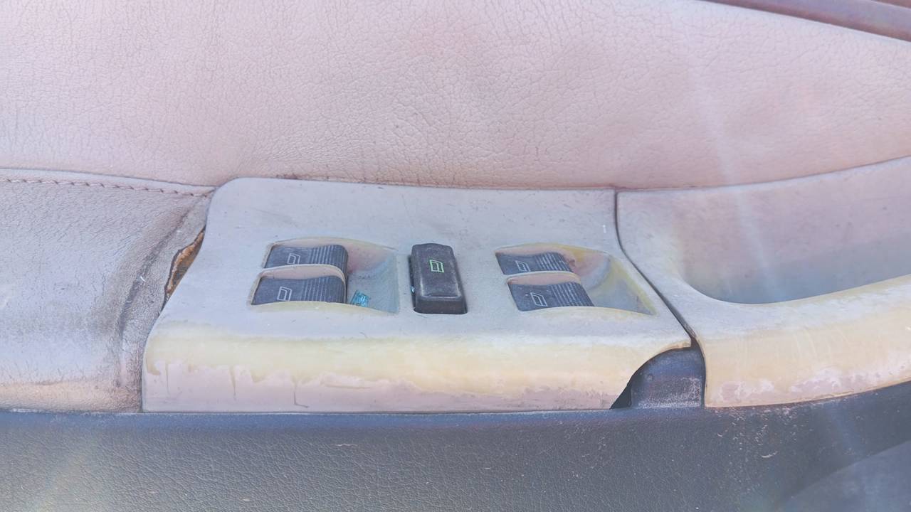 MANDO ELEVALUNAS DELANTERO IZQUIERDO