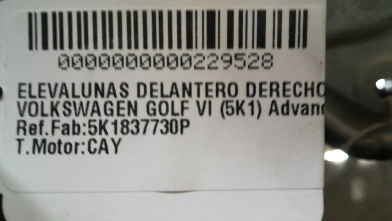 ELEVALUNAS DELANTERO DERECHO