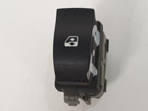 MANDO ELEVALUNAS TRASERO DERECHO 1082748 RENAULT MEGANE II BERLINA 5P Autodesguaces Alicante