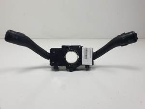MANDO INTERMITENTES 8L0953513 VOLKSWAGEN PASSAT VARIANT (3B6) Autodesguaces Alicante