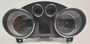 CUADRO INSTRUMENTOS 22783076 OPEL INSIGNIA BERLINA Autodesguaces Alicante