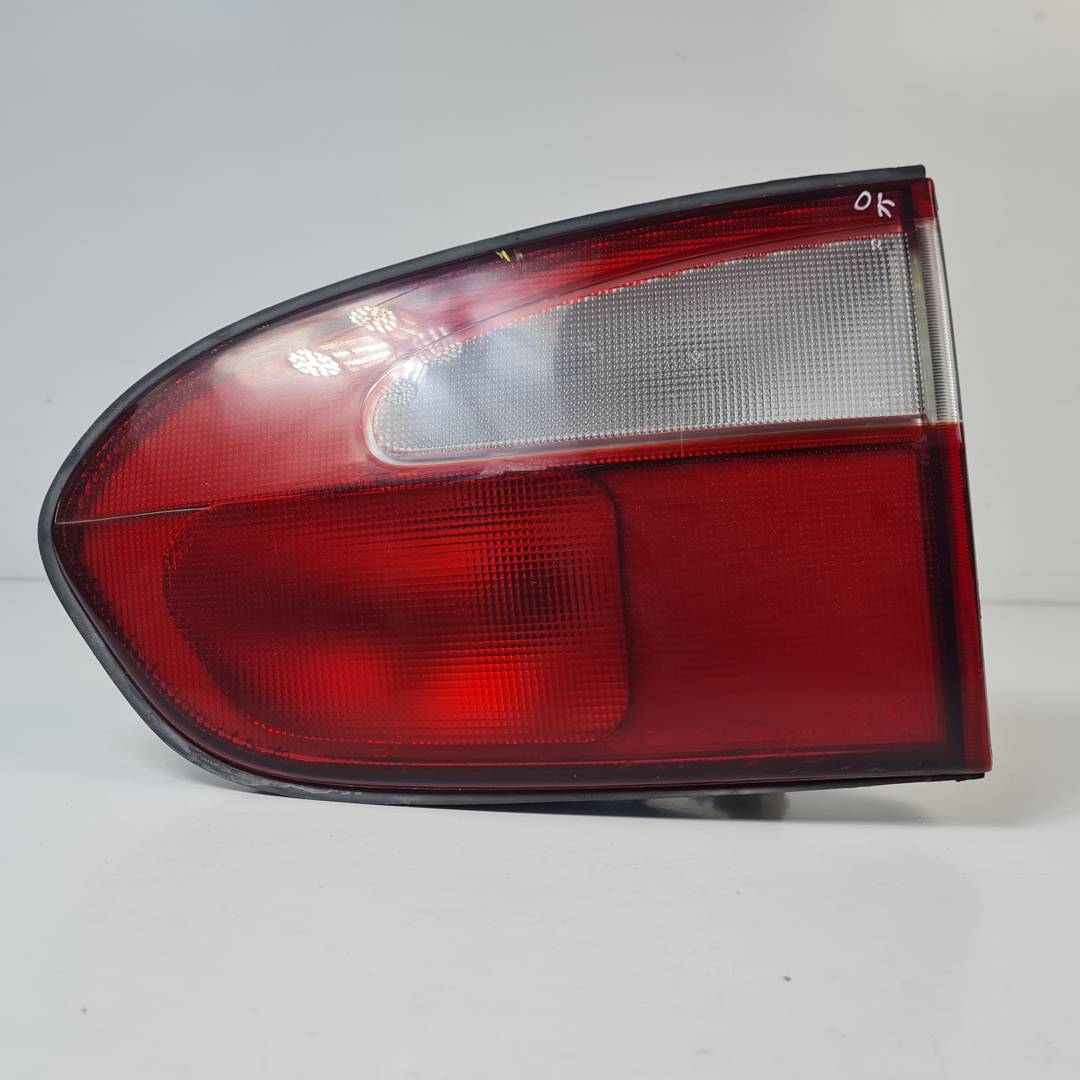 PILOTO TRASERO DERECHO INTERIOR - R92406A0 - HYUNDAI - H-1
