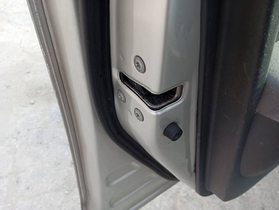 CERRADURA PUERTA DELANTERA IZQUIERDA