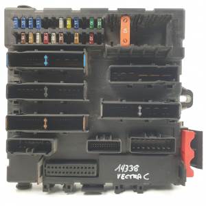 CAJA RELES / FUSIBLES 13189924 OPEL VECTRA C CARAVAN Autodesguaces Alicante