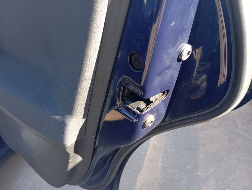 CERRADURA PUERTA TRASERA DERECHA