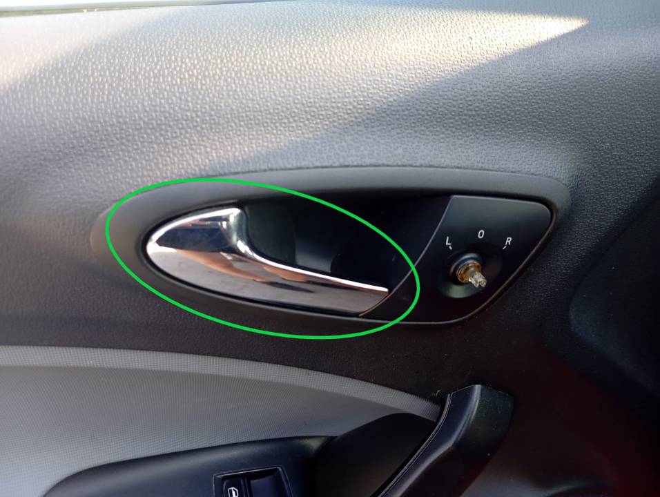 MANETA INTERIOR DELANTERA IZQUIERDA
