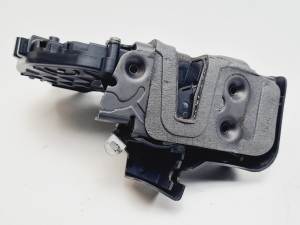 CERRADURA PUERTA DELANTERA DERECHA 6W8A21812AF LAND ROVER FREELANDER 2 (LR2) (L359) Autodesguaces Alicante