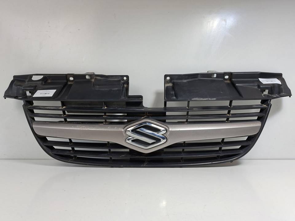 REJILLA DELANTERA 7174186G00 SUZUKI IGNIS RM (MH) Autodesguaces Alicante